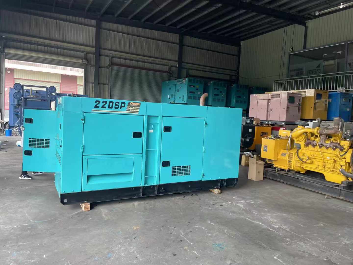 浈江柴油发电机组长期不间断运行时，如何监控其温度和压力？