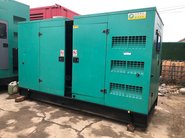 浈江怎样合理控制磷酸铁锂蓄电池的充放电倍率以延长其使用寿命？